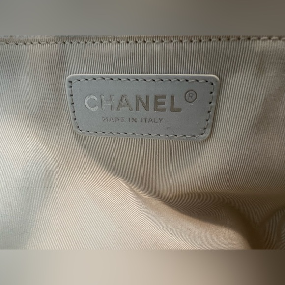‼️👜Chanel Executive White Leather - Women👜‼️ - Picture 10 of 16